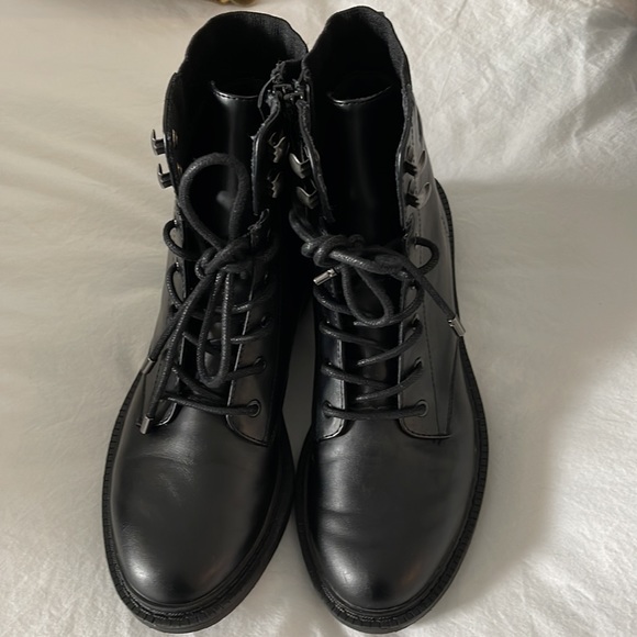 New Kenneth Cole lace up boots - Picture 3 of 8